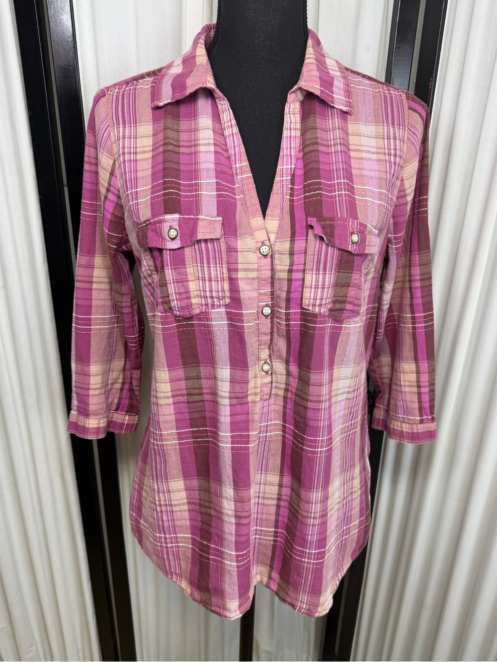 Women’s Pink Plaid Button-Front Shirt